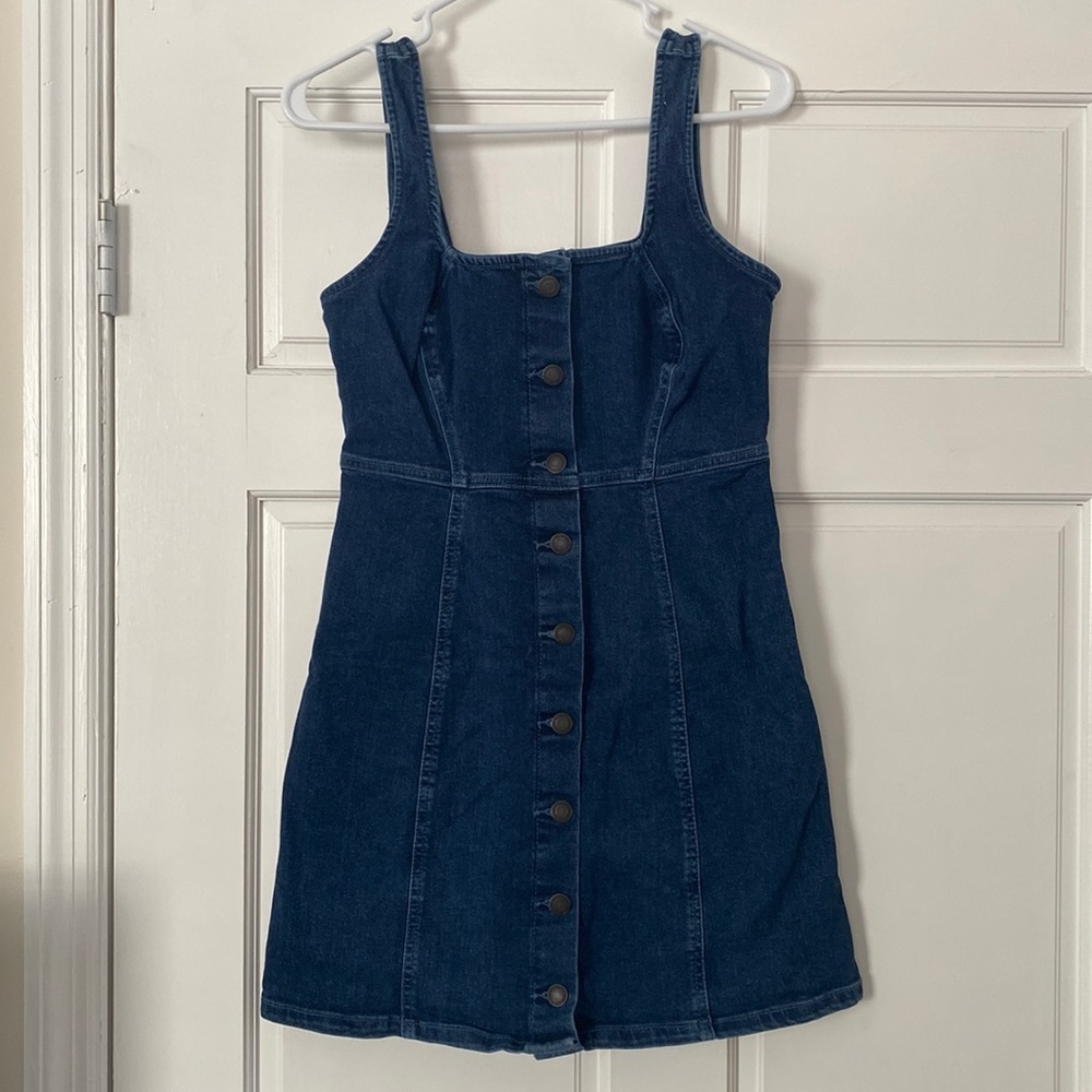 Size Med denim jumper dress. Worn twice.